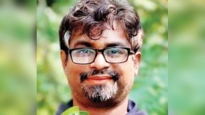 যুদ্ধ ও বার্বি ডল বনাম মাটির টেপা পুতুল