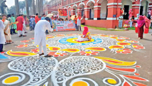 বর্ষবরণ উৎসবকে  রাঙিয়ে তোলে আলপনা