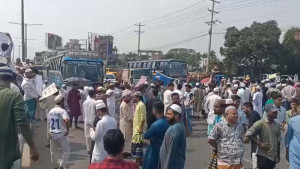১০ মাস ধরে গ্যাস সংযোগ বিচ্ছিন্ন, মহাসড়ক অবরোধ