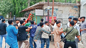 খেয়াঘাট ইজারা নিয়ে ত্রিমুখী সংঘর্ষ, দুই নেতাকে পিটুনি