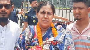 এক রাত পর শিশুসহ কারামুক্ত সেই মহিলা লীগ নেত্রী