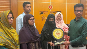 ‘কন্যা সাহসিকতা’ সম্মাননা পেল  এসএসসি পরীক্ষার্থী