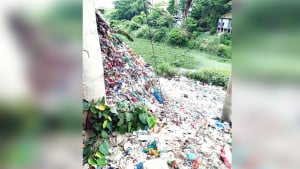 দখল-দূষণে বিলীনের পথে ৪০ খাল