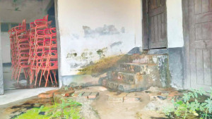 অডিটোরিয়াম নিয়ে পৌরসভা  ও জেলা পরিষদের দ্বন্দ্ব,  ভোগান্তিতে কালীগঞ্জবাসী