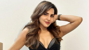 বিয়ের প্রতিশ্রুতি দিয়ে অভিনেত্রীর আর্থিক প্রতারণা, থানায় ছেলের বাবা