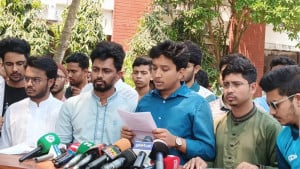 ব্রাকসু নির্বাচন নিয়ে প্রশাসনের ‘প্রতারণার’ প্রতিবাদ