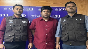 ভুয়া আইডি খুলে পর্নোগ্রাফি ছড়ানোর হুমকি, শিক্ষার্থী গ্রেপ্তার