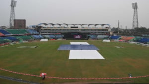 বৃষ্টিতে ভিজছে চট্টগ্রাম, টস শুরু হতে দেরি