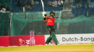 ইমনের ঝোড়ো ইনিংস থামালেন ক্লার্কসন