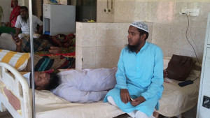 ফোনকল না ধরায় মাদ্রাসাশিক্ষককে হাতুড়িপেটা