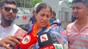 এক রাত পর শিশু সন্তানসহ কারামুক্ত হলেন সেই মহিলা লীগ নেত্রী 