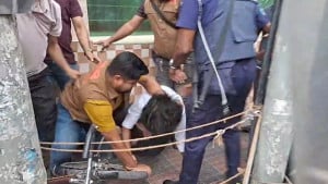 লক্ষ্মীপুরে ১৪৪ ধারা ভেঙে মিছিল, ত্রিমুখী সংঘর্ষে ওসিসহ আহত ২০