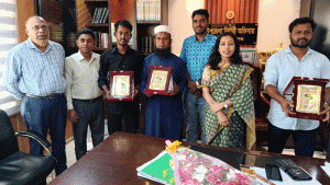 বেদে সম্প্রদায়ের চার সফল ব্যক্তিকে সম্মাননা 