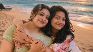 দুই মেয়েকে সঙ্গে নিয়ে সালমা বললেন, ‘পাহাড়সমান বোঝা নেমে গেছে’