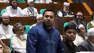 বিএনপি সংস্কার থেকে সরে গেলে আমাদের সংবিধান পুনর্লিখনের দাবিতে ফিরতে হবে: নাহিদ ইসলাম