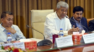 ব্যাংক লেনদেনে কর আরোপের চিন্তা করছে সরকার: এনবিআর চেয়ারম্যান