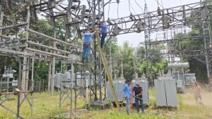 প্রহরীকে জিম্মি করে বিদ্যুৎ কেন্দ্রে লুট