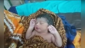 নতুনের বার্তা নিয়ে ঘরে এলো নবজাতক