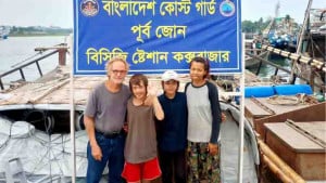 সোনাদিয়া থেকে সমুদ্র পথে বিশ্বভ্রমণের স্বপ্ন নিউজিল্যান্ডের একটি পরিবারের   