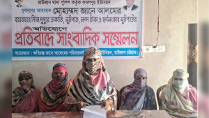 যুবদল নেতাকে না পেয়ে বাড়িতে লুট, অভিযোগ পুলিশের বিরুদ্ধে