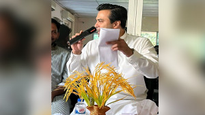 চা শ্রমিকদের নিয়ে এমপি পুত্রের মতবিনিময় সভা
