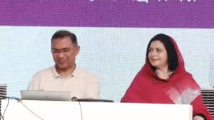 গাবতলীর মঞ্চে আলোচনার কেন্দ্রে জুবাইদা রহমান