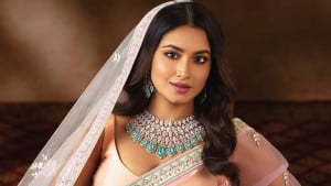 মেকআপের চাপ থেকে কেন বেরিয়ে আসতে চান ফারিণ