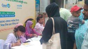 ৩০ উচ্চ ঝুঁকিপূর্ণ এলাকায় একযোগে হামের টিকাদান শুরু