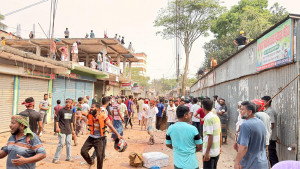 ফুটবল খেলার মাইকিং নিয়ে ৪ গ্রামবাসীর মধ্যে সংঘর্ষ, আহত শতাধিক