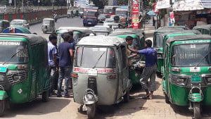 সিএনজিচালিত অটোর ভাড়া দ্বিগুণ, যাত্রীদের ক্ষোভ