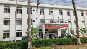 নিয়মিত হাসপাতালে আসেন না চিকিৎসক, সেবাবঞ্চিত রোগী