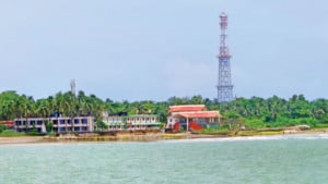সেন্টমার্টিনে আরও বহুতল ভবন উঠছে