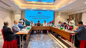 ৭ কোটি মানুষ এখনো ২জি ফোনে, কম দামের স্মার্টফোন তৈরির উদ্যোগ