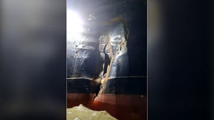 চট্টগ্রাম বন্দরের বহির্নোঙরে আবারও দুই জাহাজের সংঘর্ষ