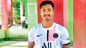 ‘বড় ভাই নামের  বটবৃক্ষের ছায়াটা  হারিয়েছি’