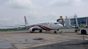 চট্টগ্রামগামী বিমানে অসুস্থ হয়ে নারী যাত্রীর মৃত্যু, মাসকটে জরুরি অবতরণ