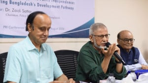 যুক্তরাষ্ট্রের সঙ্গে বাণিজ্য চুক্তি করা ছাড়া উপায় ছিল না: ড. আনিসুজ্জামান চৌধুরী