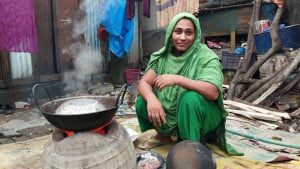 শেরপুরে পাঁচ দিন ধরে গ্যাস সরবরাহ বন্ধ, বেড়েছে লাকড়ির চাহিদা