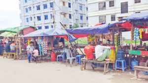 অবৈধ স্থাপনায় বাড়ছে অপরাধ, অতিষ্ঠ রোগী, স্বজন ও ছাত্রীরা