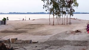 জব্দ করা ৯ লাখ ঘনফুট বালু লুট, নিশ্চুপ প্রশাসন