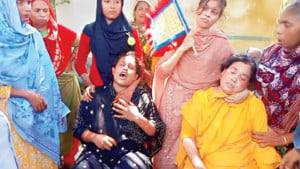 রেমিট্যান্সযোদ্ধাদের কফিনে ফেরা, স্বজনের কান্নায় বিদায়