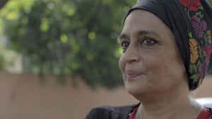 ককরোচ পার্টি ক্রোধ ও কৌতুকের দেয়াল ভেঙে দিয়েছে