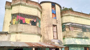 আওয়ামী লীগ নেতার বাড়ি দখলের অভিযোগে বহিষ্কার বিএনপি নেতা 
