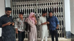 বিক্ষোভের মুখে এবার বরিশালের সিভিল সার্জনকে প্রত্যাহার
