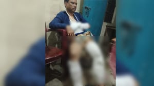 বাশঁখালীতে চাঁদার দাবিতে স্বর্ণ ব্যবসায়ীর ওপর হামলা