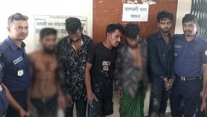 বিএনপির দুই পক্ষের বিরোধে উত্তেজনা, অস্ত্র ও গুলিসহ আটক ৫