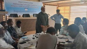 পোল্ট্রি উৎপাদনে সরকারি নজরদারি বাড়ানোর তাগিদ