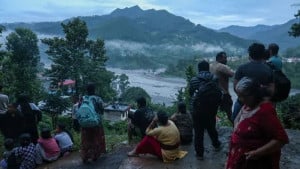 নেপালে বন্যার পর নতুন বিপদ, ওষুধ-পানির তীব্র সংকটে দুর্গতরা