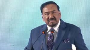 জুলাই শহীদ পরিবার ও যোদ্ধাদের মর্যাদা নিশ্চিত করা সরকারের পবিত্র দায়িত্ব: ভারপ্রাপ্ত রাষ্ট্রপতি
