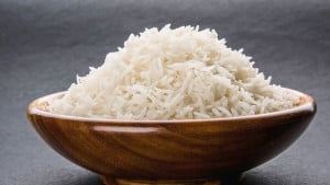গলে যাওয়া ভাত ঝরঝরে করুন ৪ উপায়ে